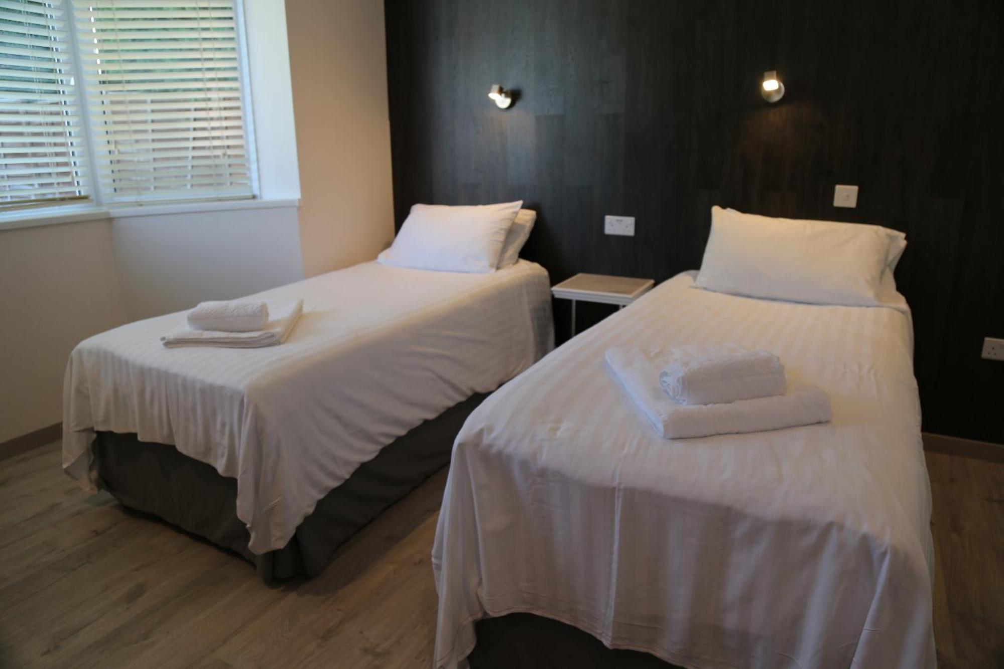 Debden Guest House Hillingdon Zimmer foto