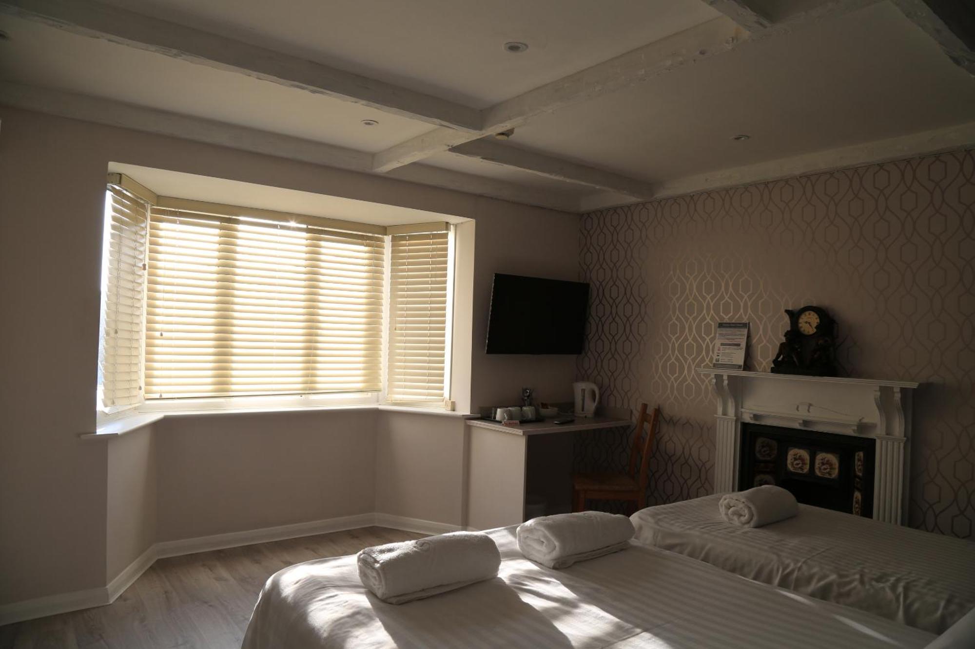 Debden Guest House Hillingdon Zimmer foto